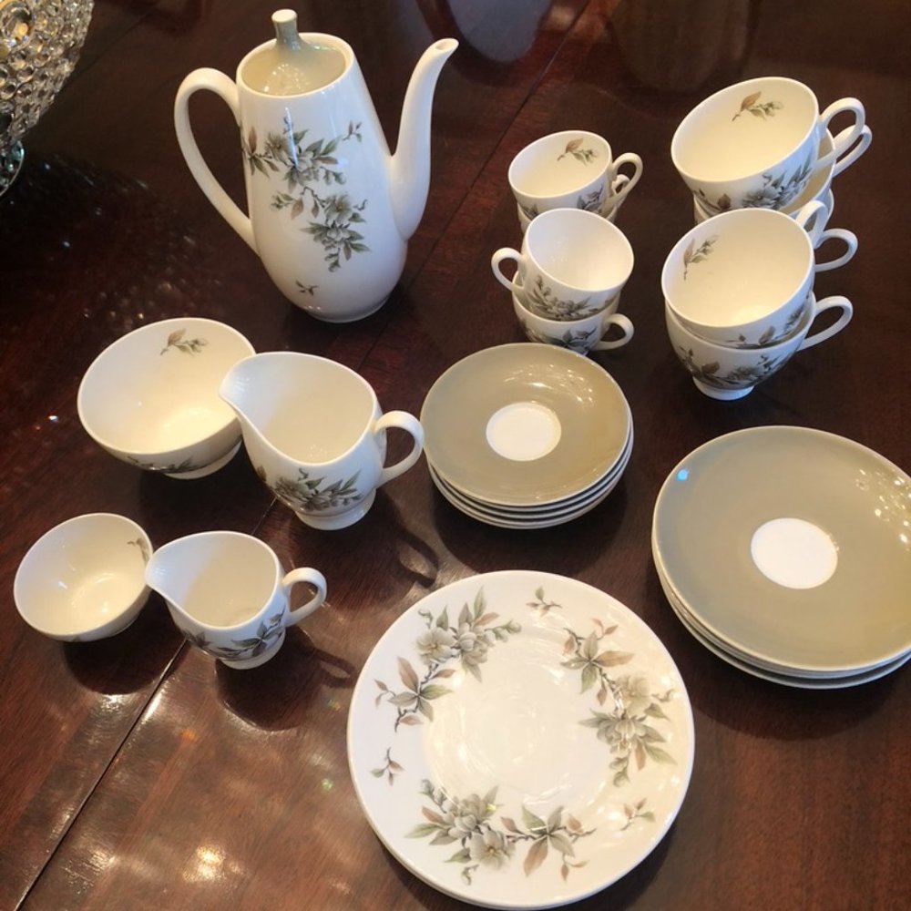 Royal Adderley 'Arcadia' Bone 34 piece set